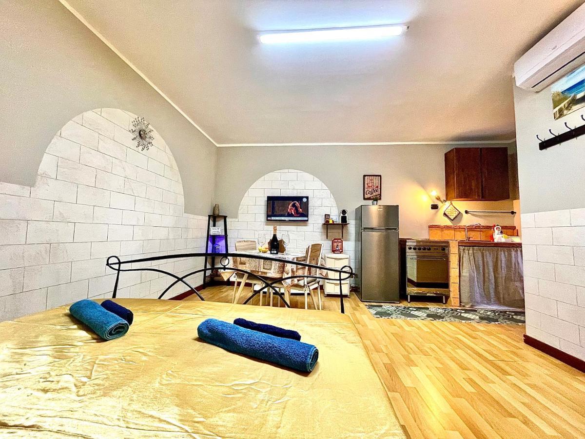 Monolocale Deluxe A 2,7 Km Dal Mare Per 2 Persone Apartment Siderno Exterior photo