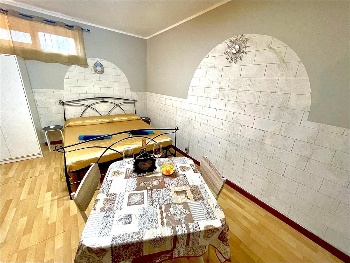 Monolocale Deluxe A 2,7 Km Dal Mare Per 2 Persone Apartment Siderno Exterior photo